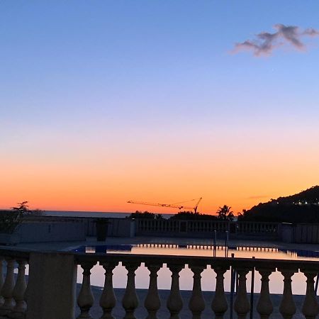 Appartement Agreable En Bord De Mer فيليوفرُنش سور مير المظهر الخارجي الصورة
