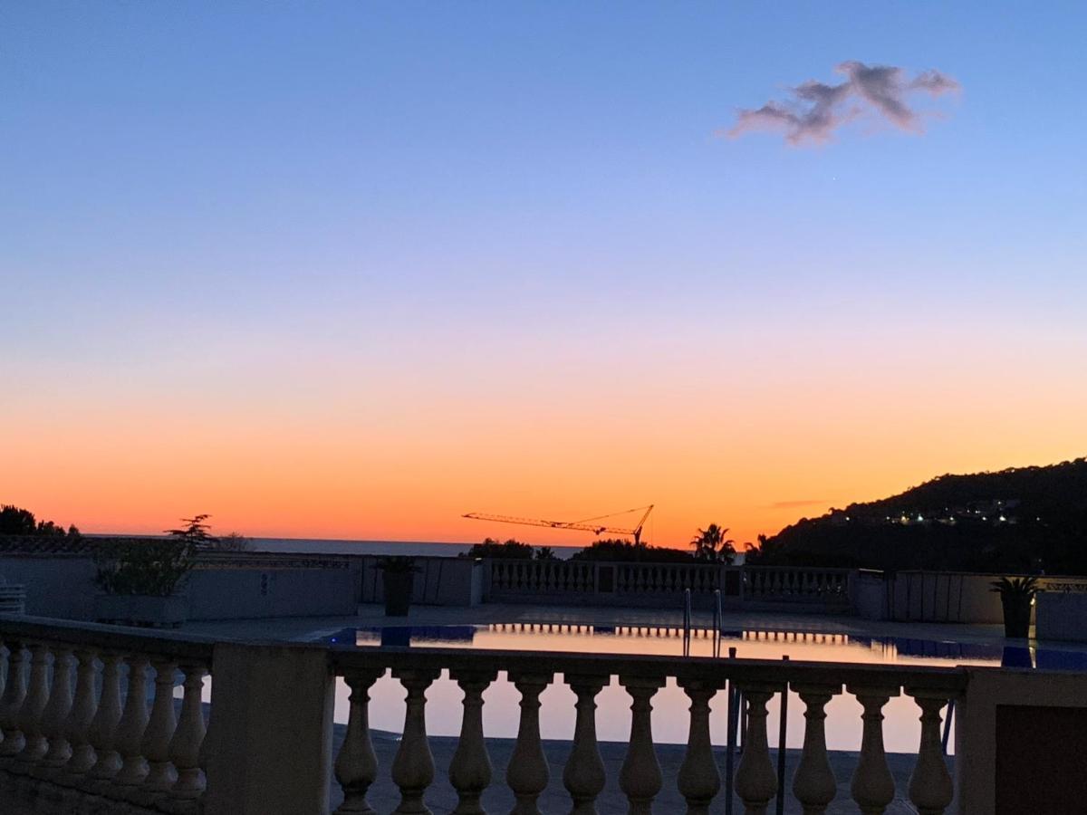 Appartement Agreable En Bord De Mer فيليوفرُنش سور مير المظهر الخارجي الصورة